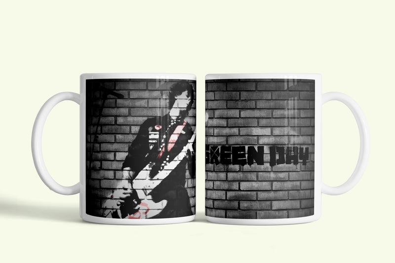 Green Day bögre téglafalas gitáros képpel, fehér kerámia, egyedi nyomtatott mintával