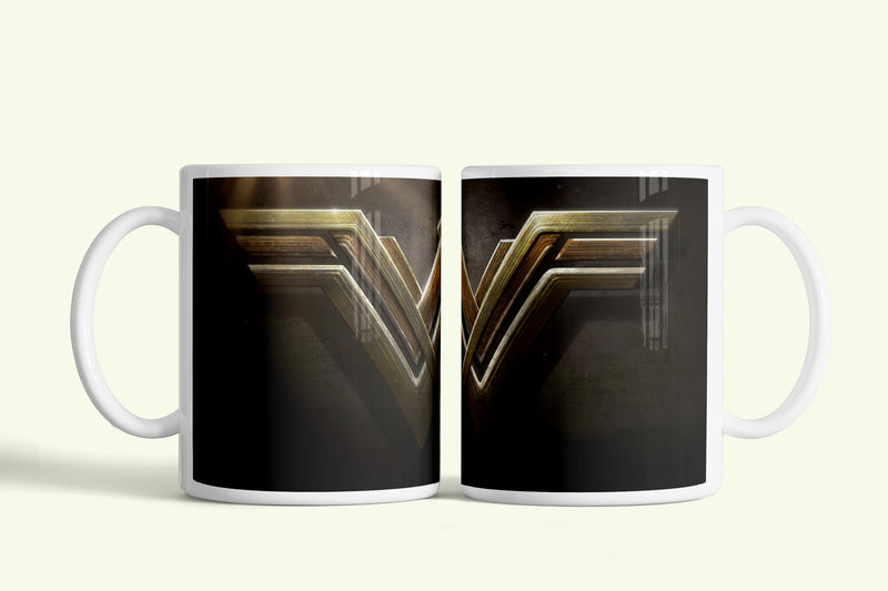 Wonder Woman bögre fekete, arany WW logóval, fehér kerámia, egyedi nyomtatott mintával