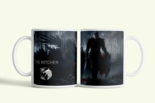 A Vaják (The Witcher) bögre sötét erdős logóval, fehér kerámia, egyedi nyomtatott mintával