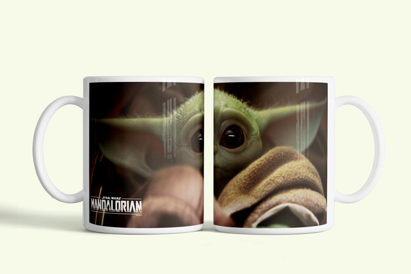 Mandalorian Baby Yoda bögre közeli Grogu arccal, fehér kerámia, egyedi nyomtatott mintával