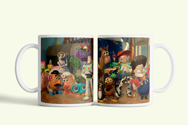 Toy Story bögre a teljes játékcsapattal, fehér kerámia, egyedi nyomtatott mintával