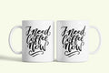 Angol feliratos bögre „I need coffee now”, fehér kerámia, egyedi nyomtatott mintával