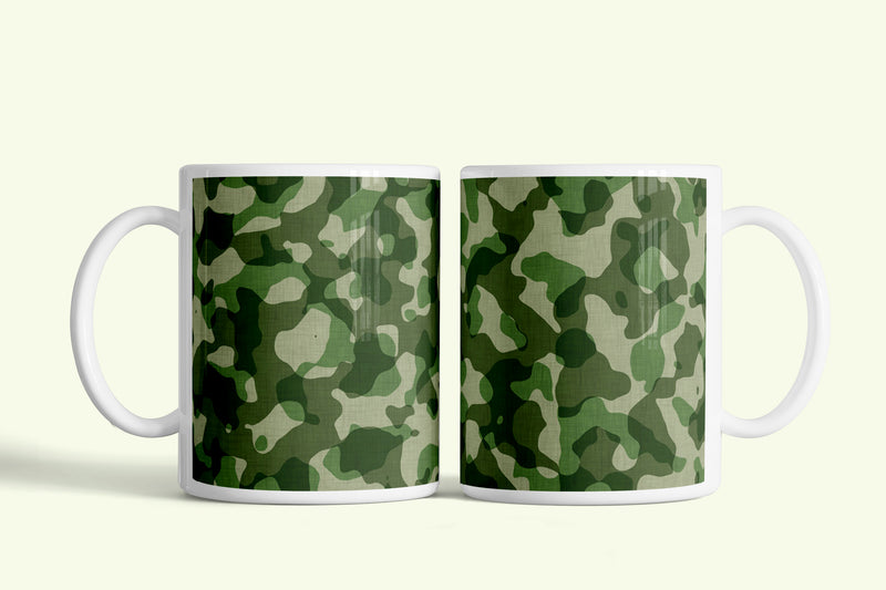 Camouflage - Bújj el a világ elől bögre zöld terepmintával, fehér kerámia, egyedi nyomtatott mintával