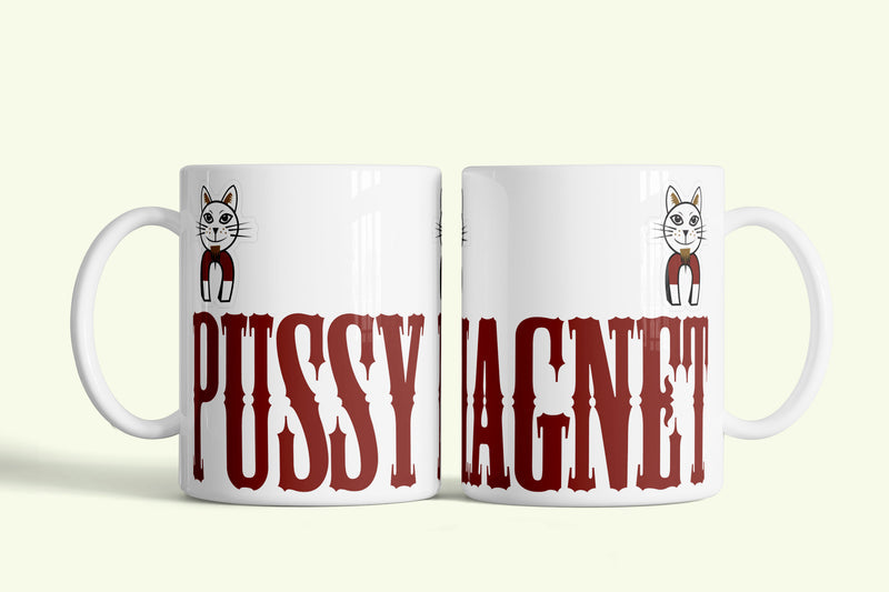 Csajmágnes bögre piros „Pussy Magnet” felirattal, fehér kerámia, egyedi nyomtatott mintával