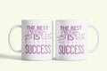 Angol feliratos bögre „The best revenge is massive success”, fehér kerámia, egyedi nyomtatott mintával